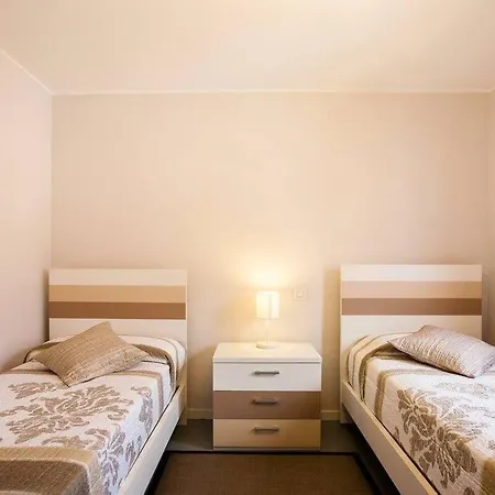 2 Bedroom For 4 People In Tenerife Апартаменты