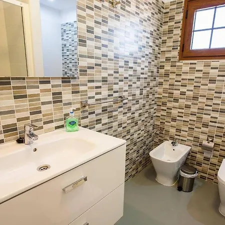 2 Bedroom For 4 People In Tenerife * Адехе