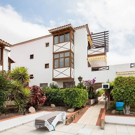2 Bedroom For 4 People In Tenerife Апартаменты Адехе