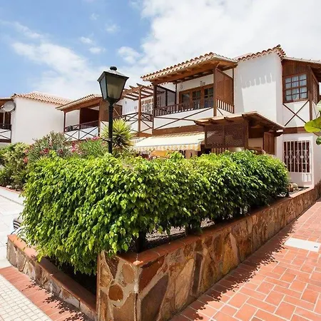 2 Bedroom For 4 People In Tenerife Daire *